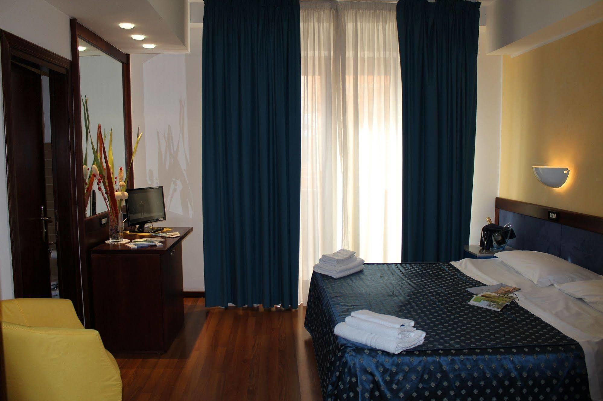 Hotel De La Ville & Centro Congressi Benevento Eksteriør billede